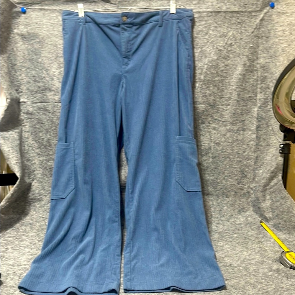 Wild Fable Blue Wide-Leg Corduroy Pants size large